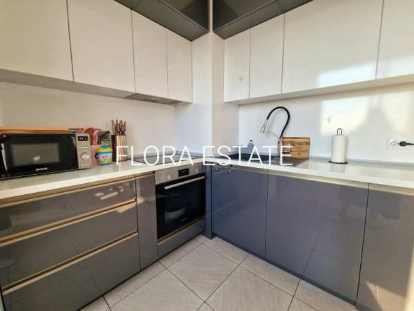 Продава 2-стаен, гр. добрич, христо ботев