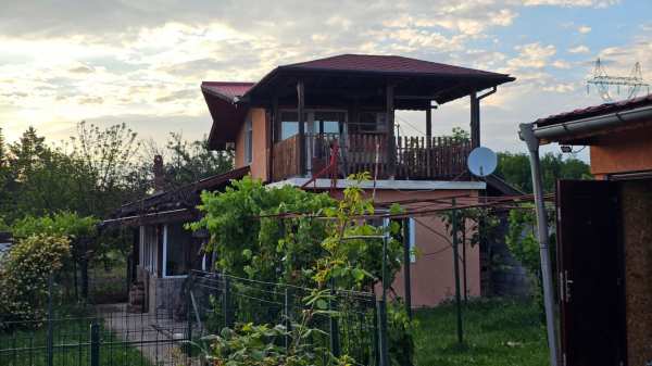 Продава вила, гр. разград, промишлена зона - запад