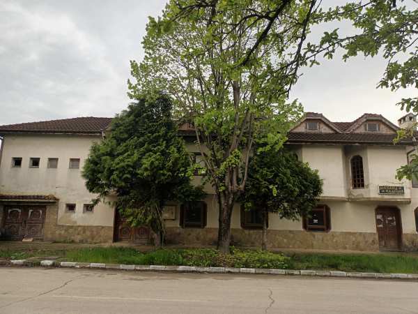 Продава бизнес имот, гр. троян, област ловеч