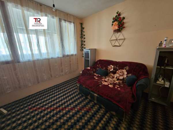 Продава  2-стаен гр. Радомир, област Перник
      72 кв.м