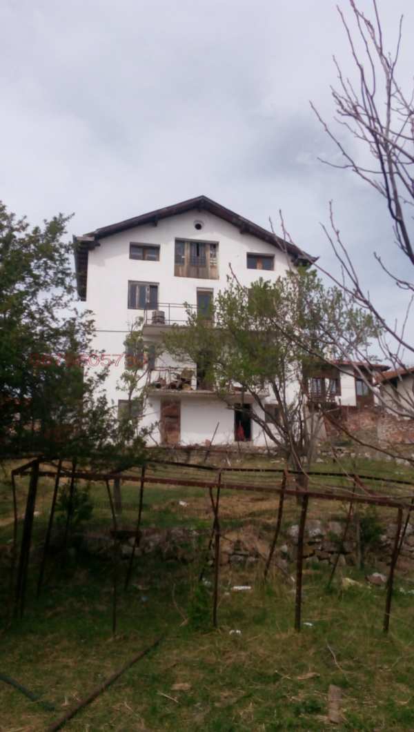 Продава  къща с. Алдомировци, област София
      260 кв.м
