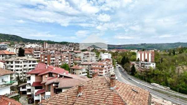 Продава 3-стаен, гр. велико търново, център