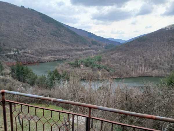 Продава вила, с. редина, област софия област