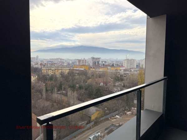 Продава 3-стаен, гр. софия, банишора