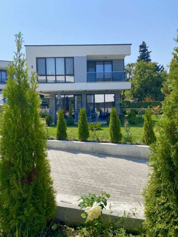 Продава  къща гр. Ахтопол, област Бургас
      151 кв.м