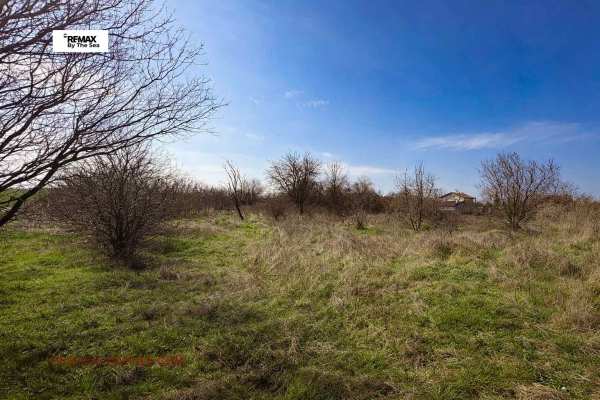 Продава парцел, с. яребична, област варна