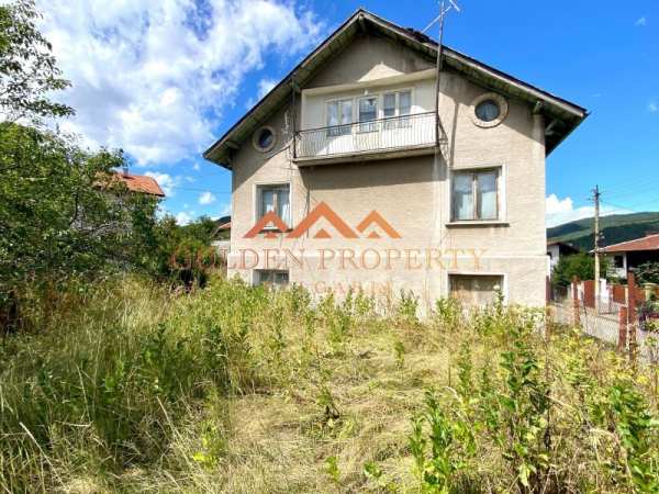 Продава къща, с. говедарци, област софия област