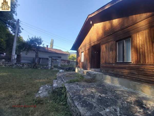 Продава къща, гр. априлци, област ловеч