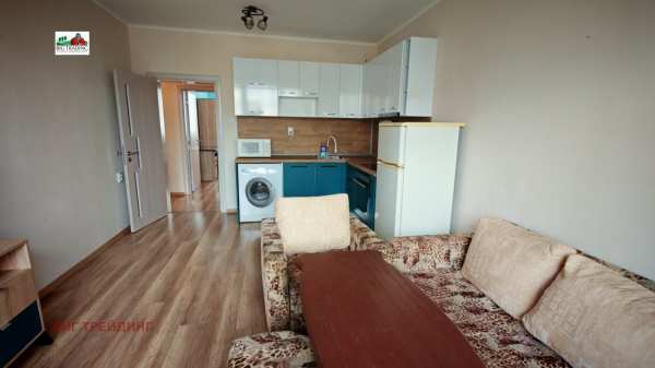 Продава 3-стаен, гр. пазарджик, център
