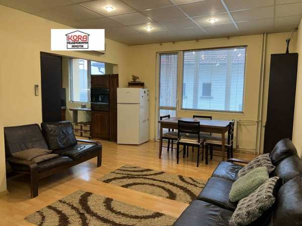 Дава под наем 4-стаен, гр. плевен, широк център