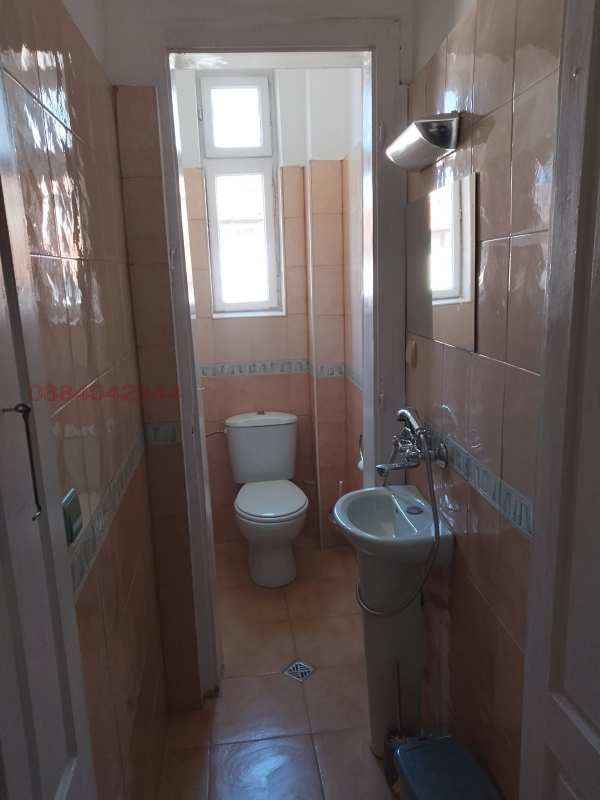 Дава под наем 4-стаен, гр. софия, център