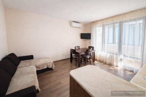 Дава под наем 2-стаен, гр. варна, център