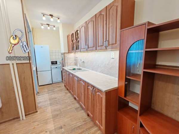 Дава под наем 4-стаен, гр. плевен, широк център