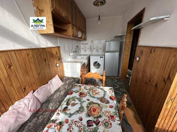 Дава под наем 1-стаен, гр. пазарджик, център