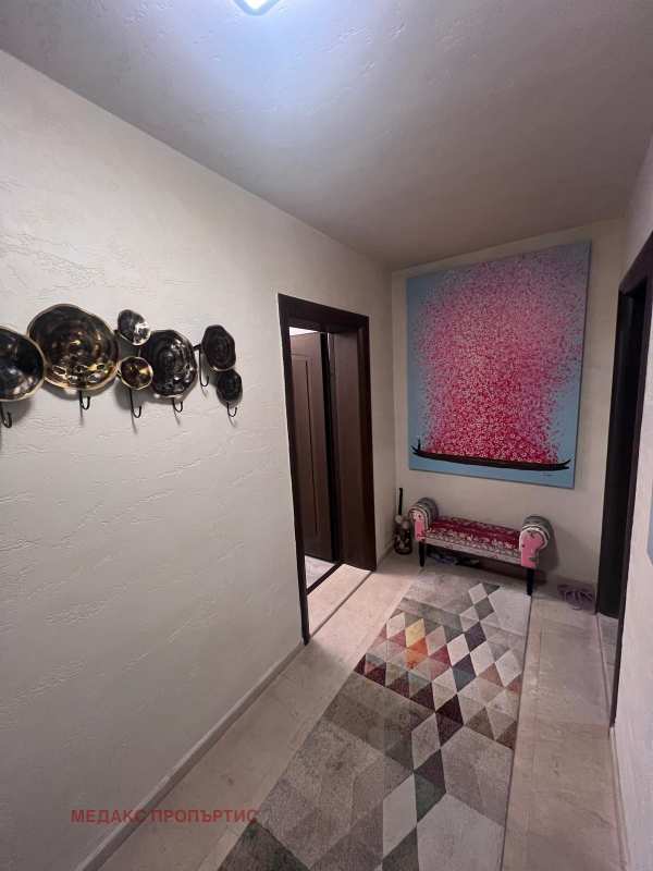 Дава под наем 2-стаен, гр. бургас, център