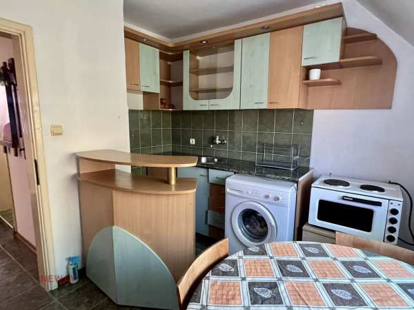 Дава под наем 2-стаен, гр. плевен, широк център