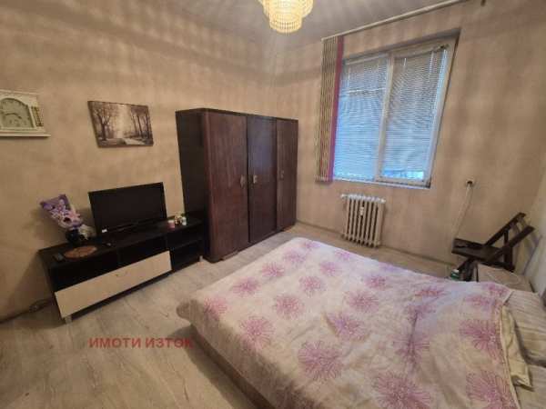 Дава под наем  1-стаен град Перник, Център
      46 кв.м