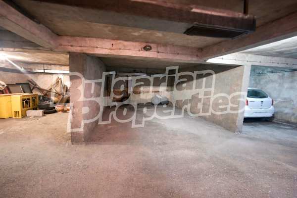 Дава под наем гараж, паркомясто, гр. варна, център