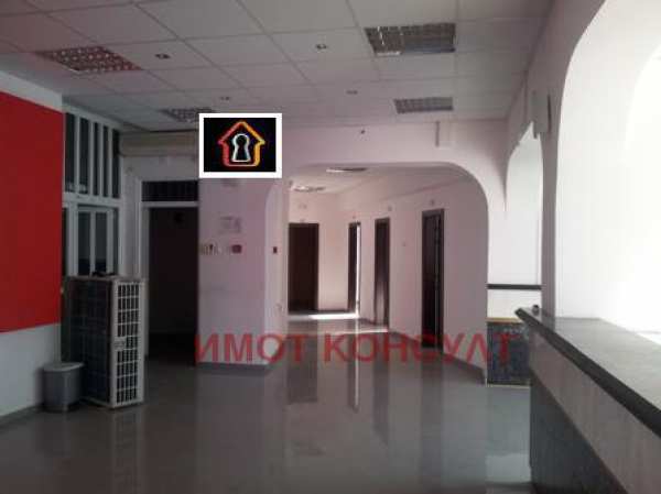 Дава под наем  офис град Враца, Център
      280 кв.м