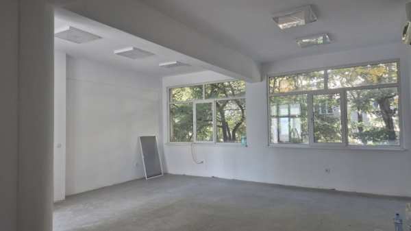 Дава под наем  офис град Перник, Център
      95 кв.м