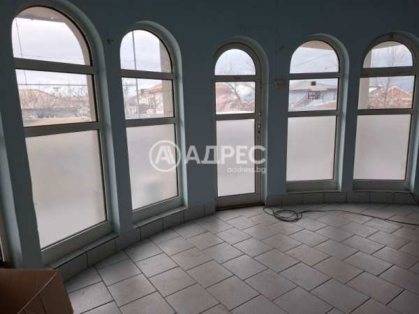 Дава под наем офис, гр. сопот, област пловдив