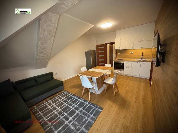 Дава под наем 2-стаен, гр. плевен, широк център