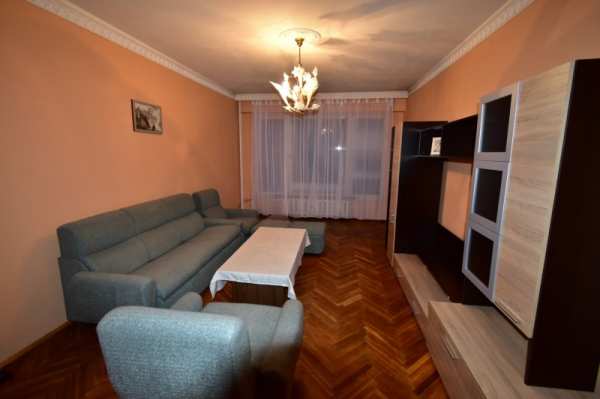 Дава под наем  3-стаен град Перник, Център
      89 кв.м