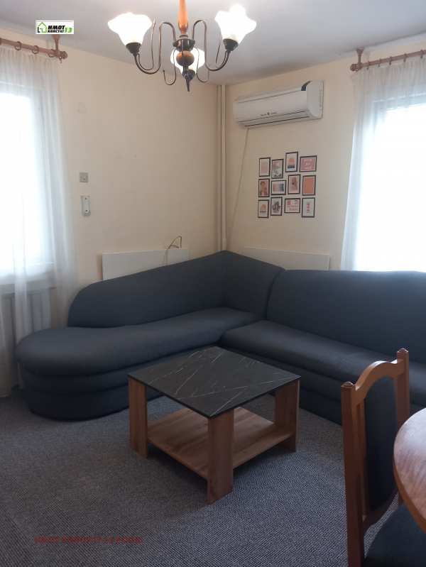 Дава под наем 2-стаен, гр. плевен, широк център