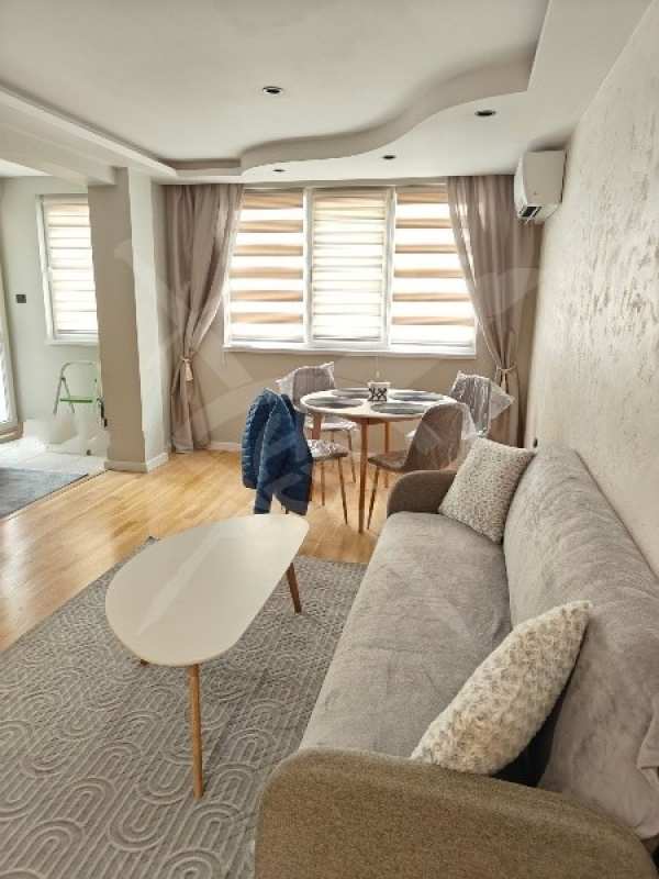 Дава под наем 3-стаен, гр. бургас, център