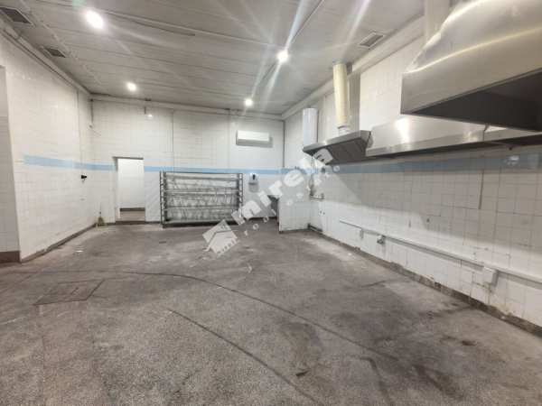 Дава под наем  пром. помещение град Ямбол, Каргон
      300 кв.м