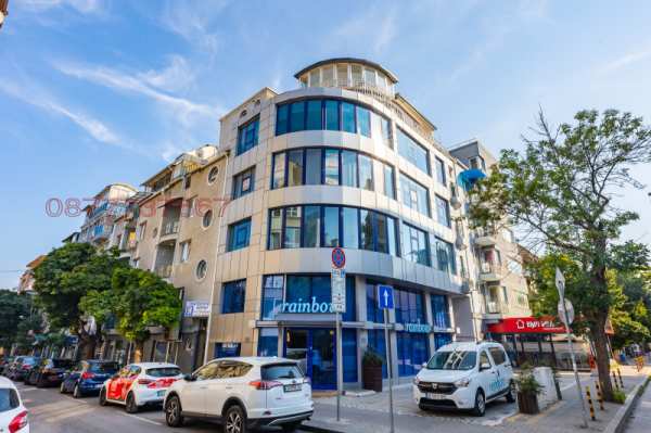 Дава под наем  многостаен град Варна, Център
      150 кв.м