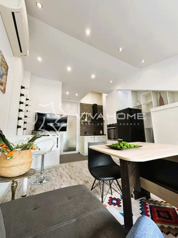 Дава под наем 3-стаен, гр. варна, център