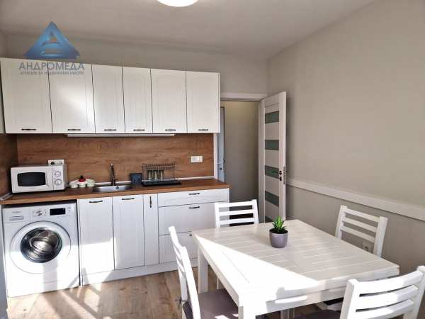 Дава под наем 2-стаен, гр. плевен, широк център