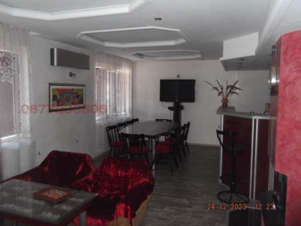 Дава под наем етаж от къща, гр. добрич, жп гара