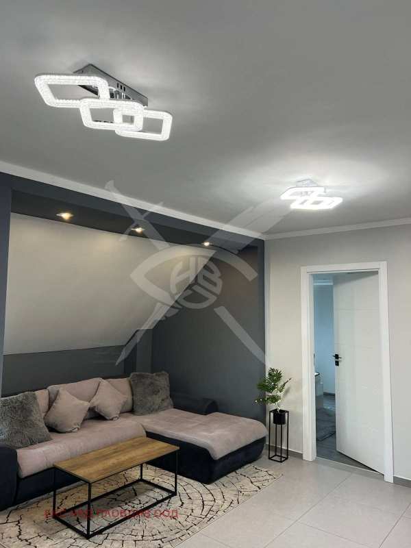 Дава под наем 3-стаен, гр. пловдив, център