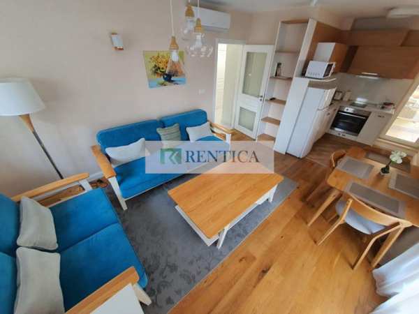 Дава под наем  многостаен град Варна, Център
      120 кв.м