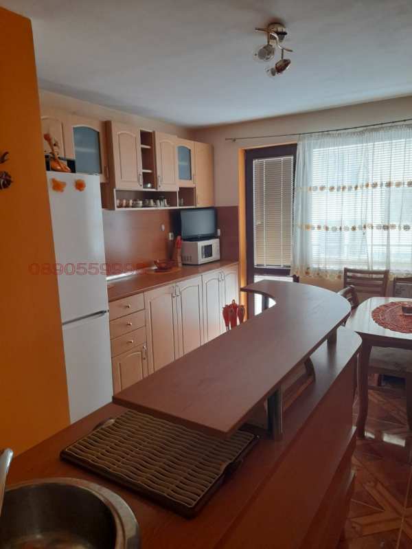 Дава под наем 3-стаен, гр. ловеч, дикисана