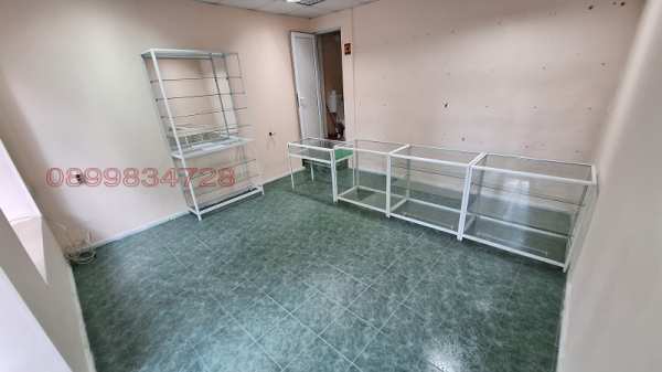 Дава под наем  магазин гр. Троян, област Ловеч
      30 кв.м