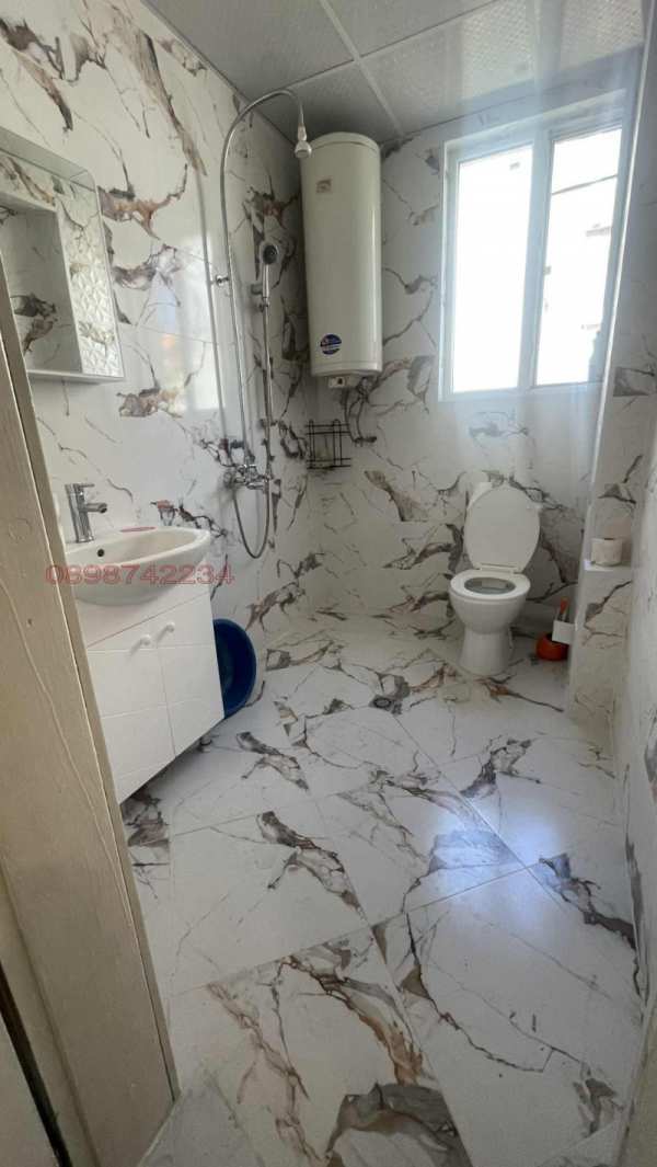 Дава под наем етаж от къща, гр. панагюрище, област пазарджик