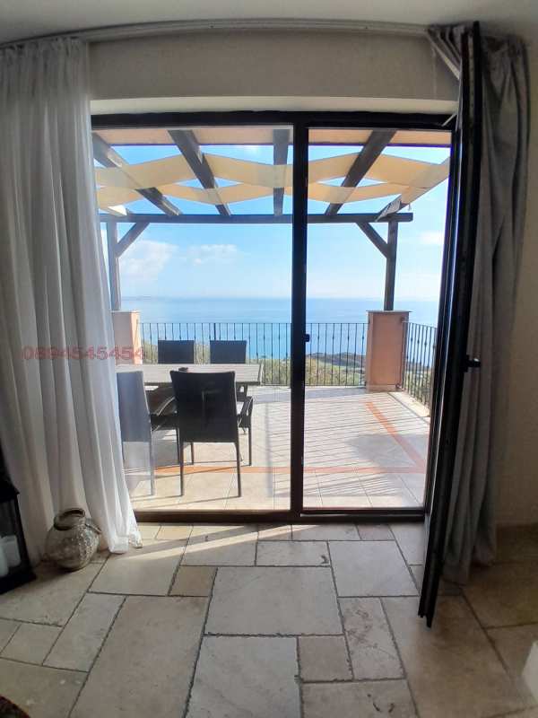 Дава под наем 3-стаен, с. топола, област добрич