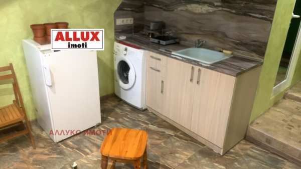 Дава под наем  ателие, таван град Русе, Център
      20 кв.м