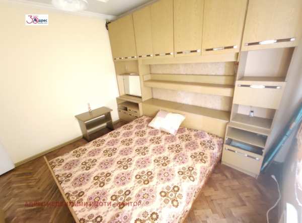 Дава под наем многостаен, гр. пазарджик, център