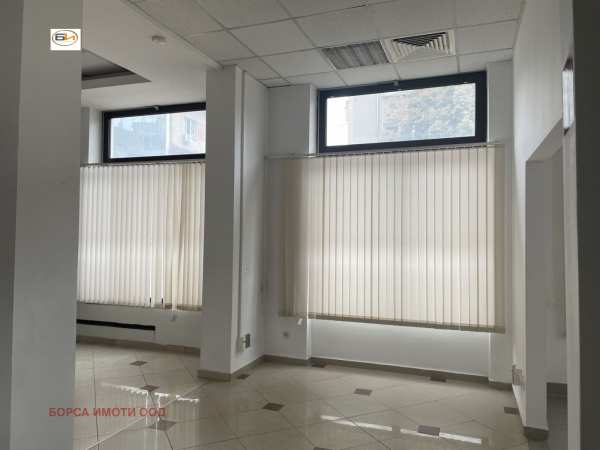 Дава под наем офис, гр. враца, център