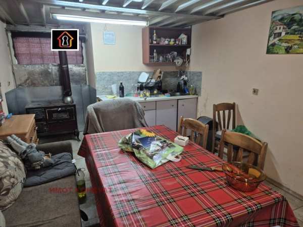 Дава под наем склад, гр. враца, складова база