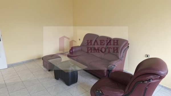 Дава под наем  многостаен град Русе, Широк център
      126 кв.м