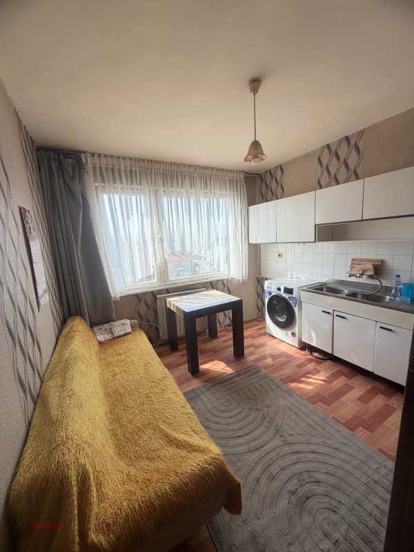 Дава под наем 1-стаен, гр. перник, изток