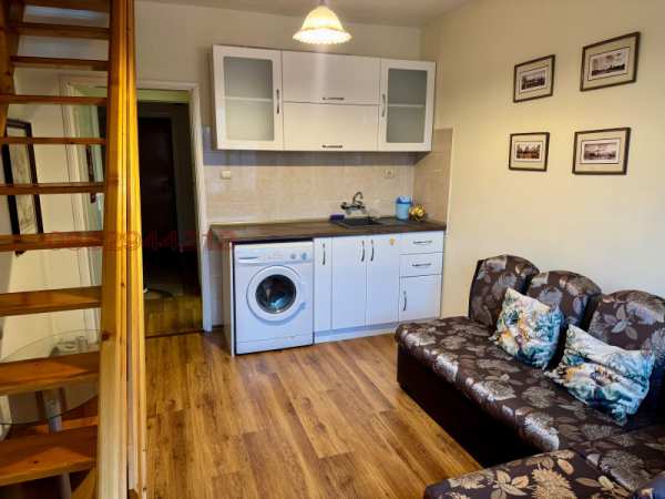 Дава под наем 2-стаен, гр. ямбол, златен рог