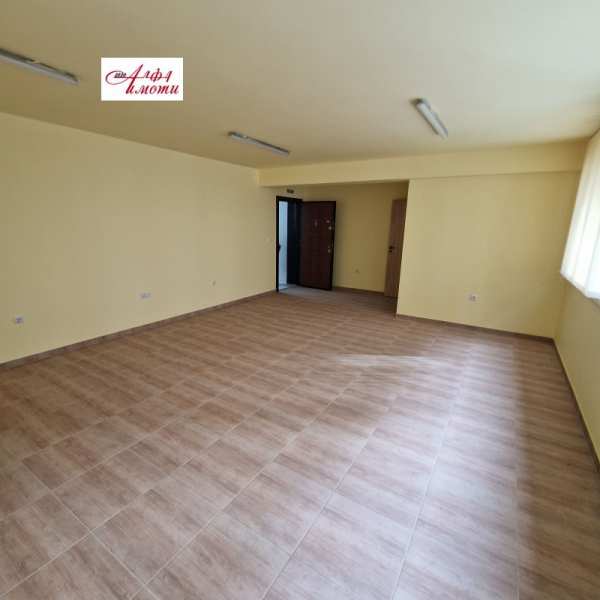 Дава под наем офис, гр. шумен, център