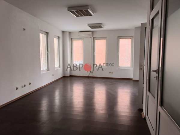 Дава под наем офис, гр. бургас, център