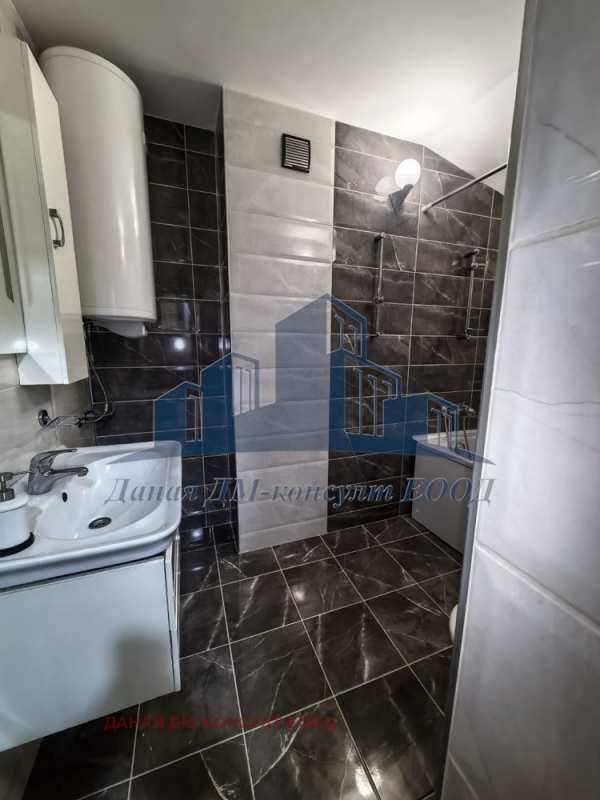 Дава под наем мезонет, гр. шумен, център